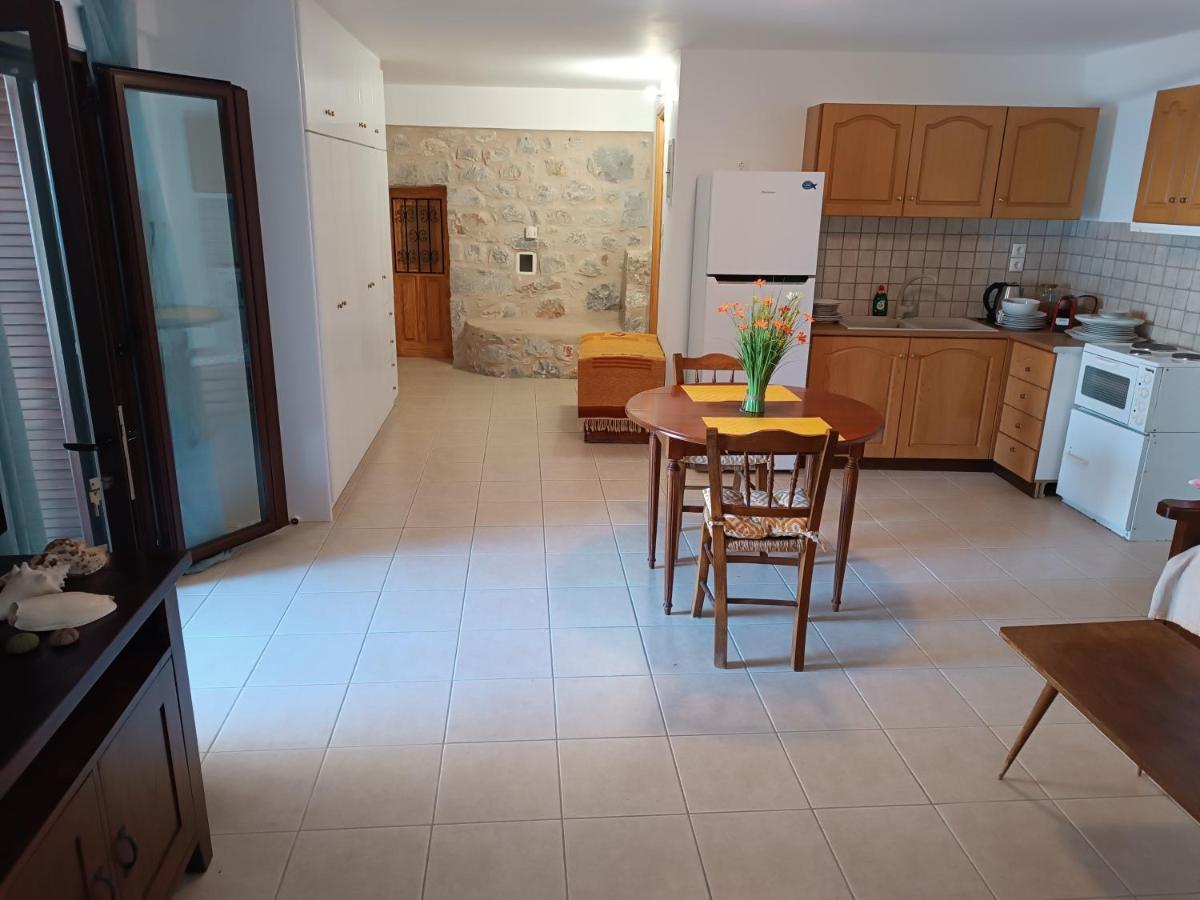 Néon Oítilon Mani Home מראה חיצוני תמונה