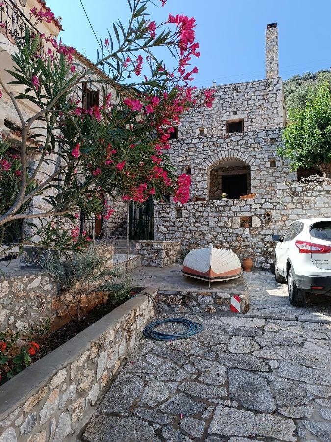 Néon Oítilon Mani Home מראה חיצוני תמונה