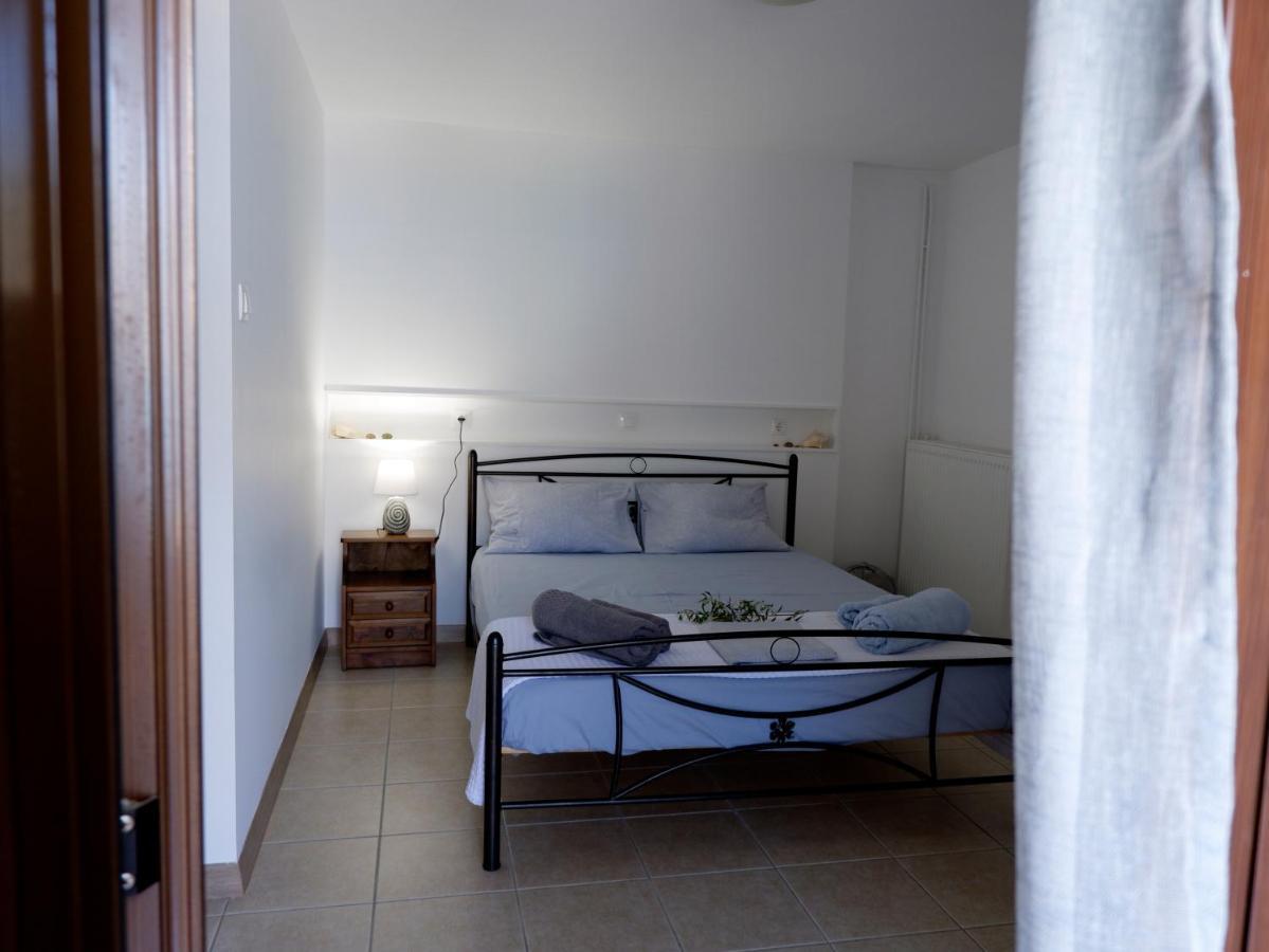 Néon Oítilon Mani Home מראה חיצוני תמונה